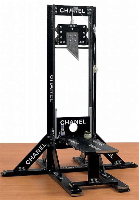 chanel guillotine fema.